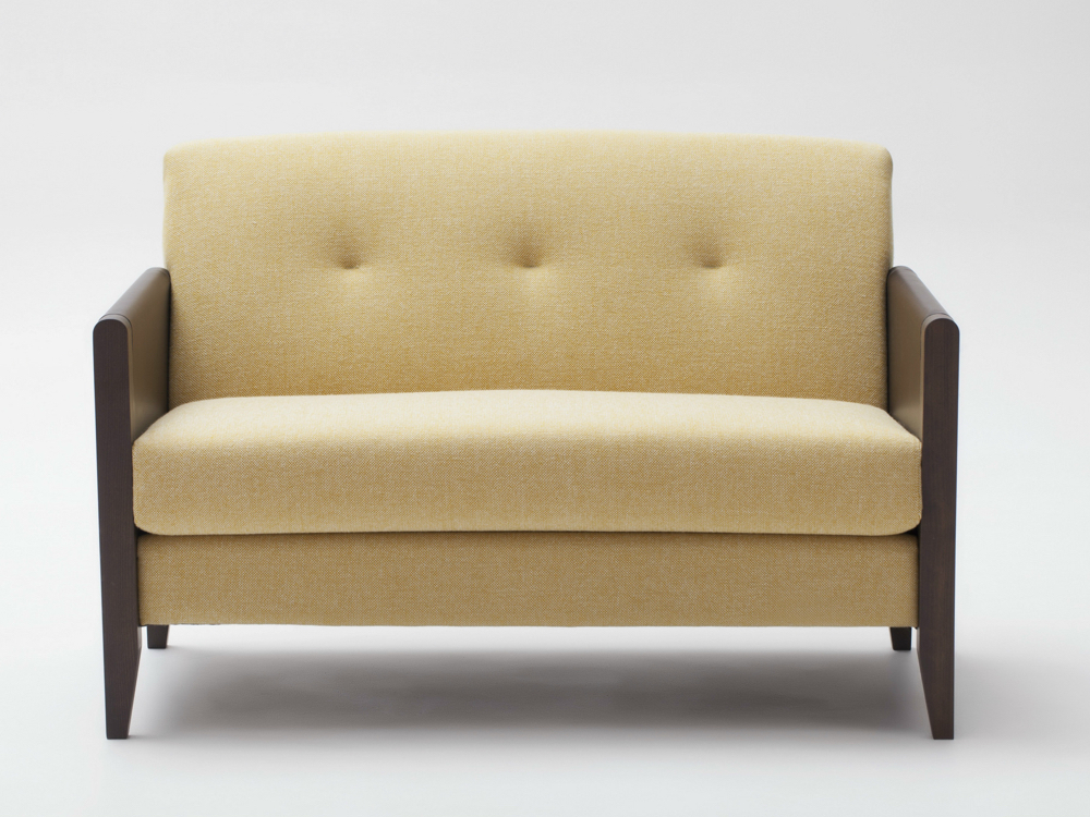 Современная модель маленького дивана бежевого цвета. Фото 1