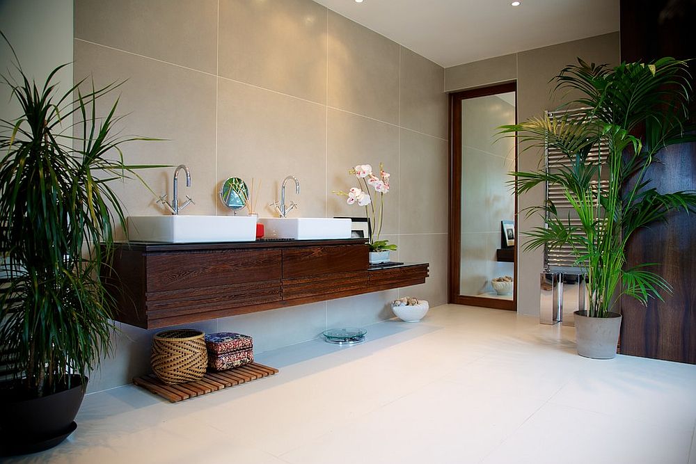 Тренды в дизайне ванной - тропические растения отличное украшение для вашей ванной
