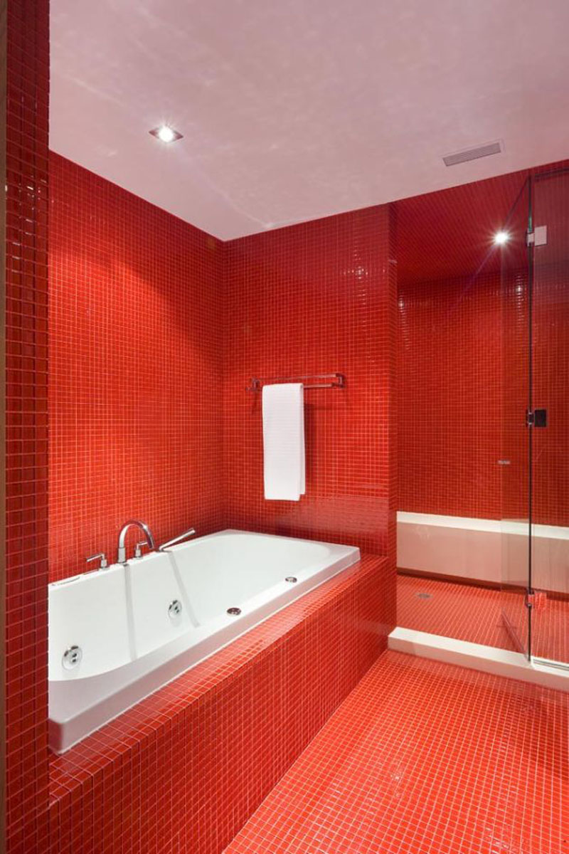 Красная ванная комната — яркие акценты современного дизайна (65 фото)