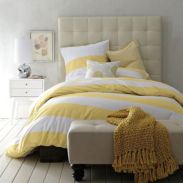 Красивое желтое белье для кровати