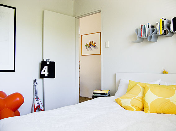 Весёлый интерьер от Сэм из Сиднея, Австралия: вторая спальня. Фото 3